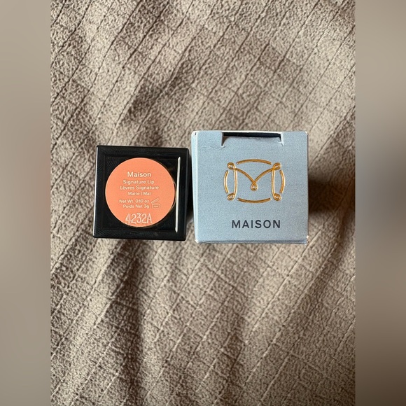 Merit Signature Lip Lightweight Matte Lipstick - Picture 3 of 4